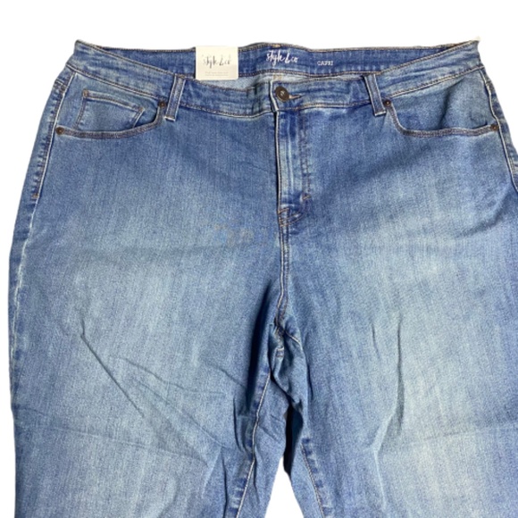 NWT Style & Co Plus Capri Jeans - Picture 3 of 4
